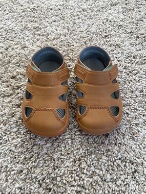 Ten Little Old Sz 4 / New Sz 3.5 Everyday Sandals